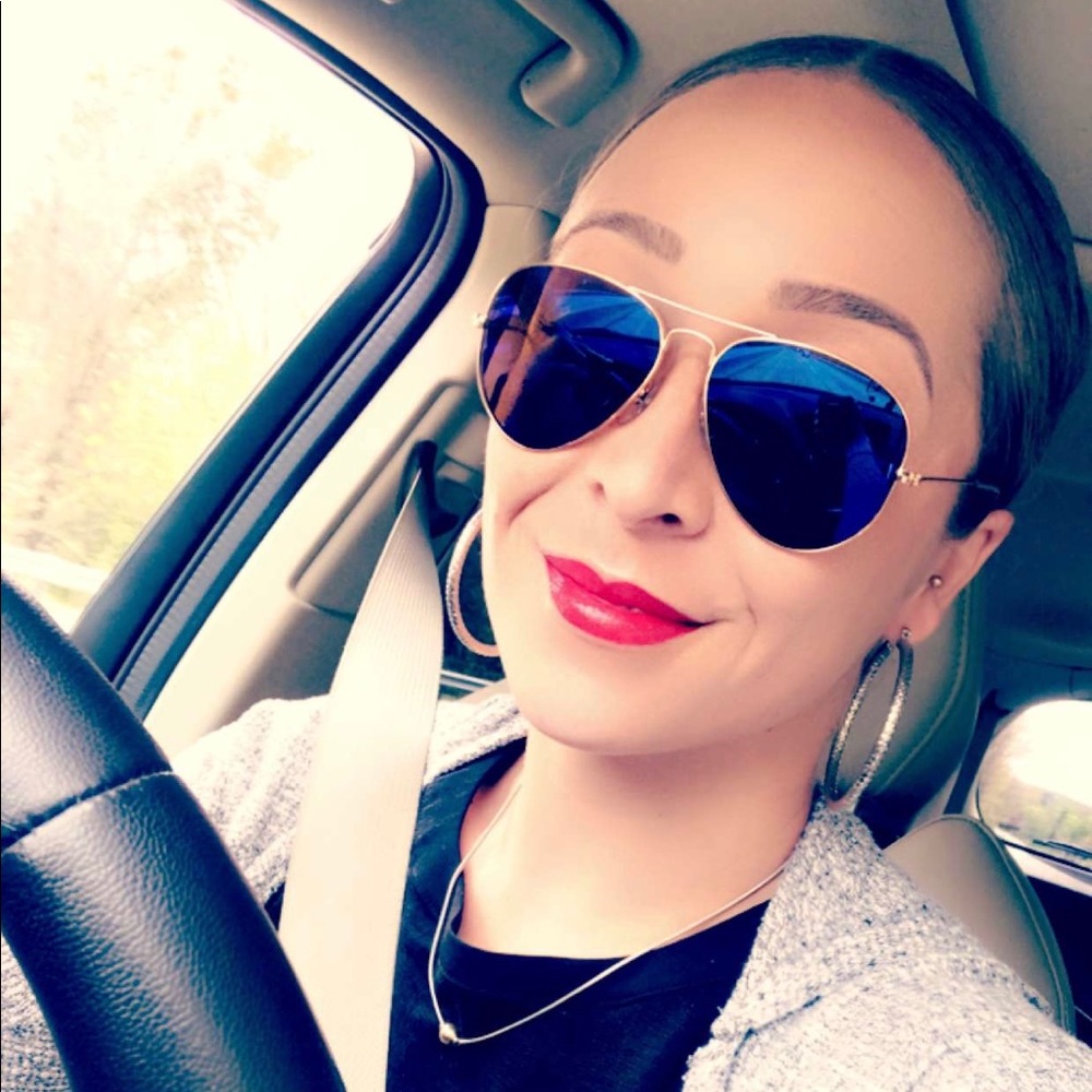 Meet your Posher, Courtney